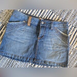Stylish Blue Denim Mini Skirt